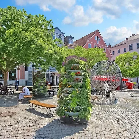 Awesome In Waren Mritz With Kitchen Casa de Férias